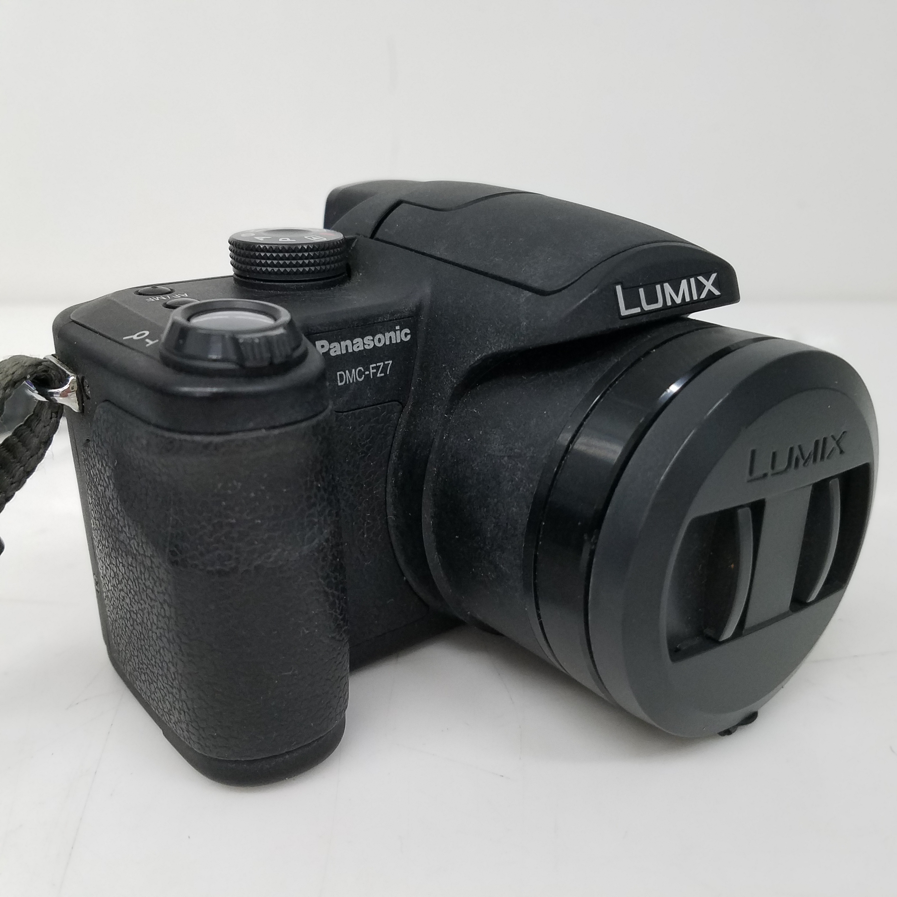 Op en neer gaan Zich voorstellen Autonoom Buy the Panasonic DMC-FZ7 Digital Camera with Carry Case | GoodwillFinds