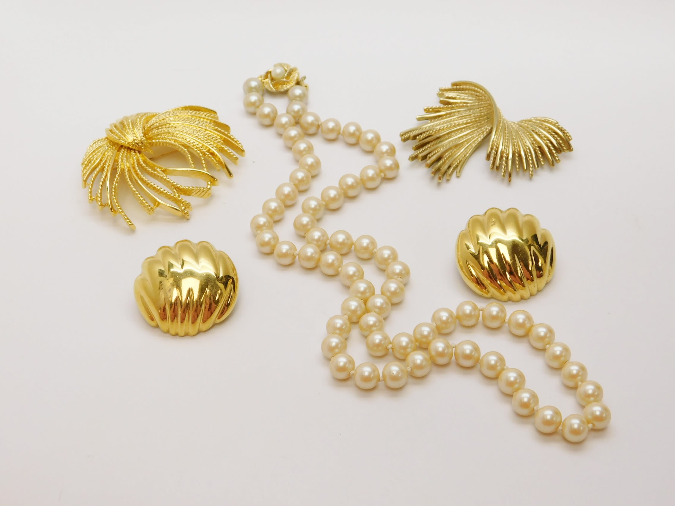 Buy Pearl & Rhinestone Earrings Monet Gold Drop Earring Vintage Earrings  VA-101 Online in India - Etsy