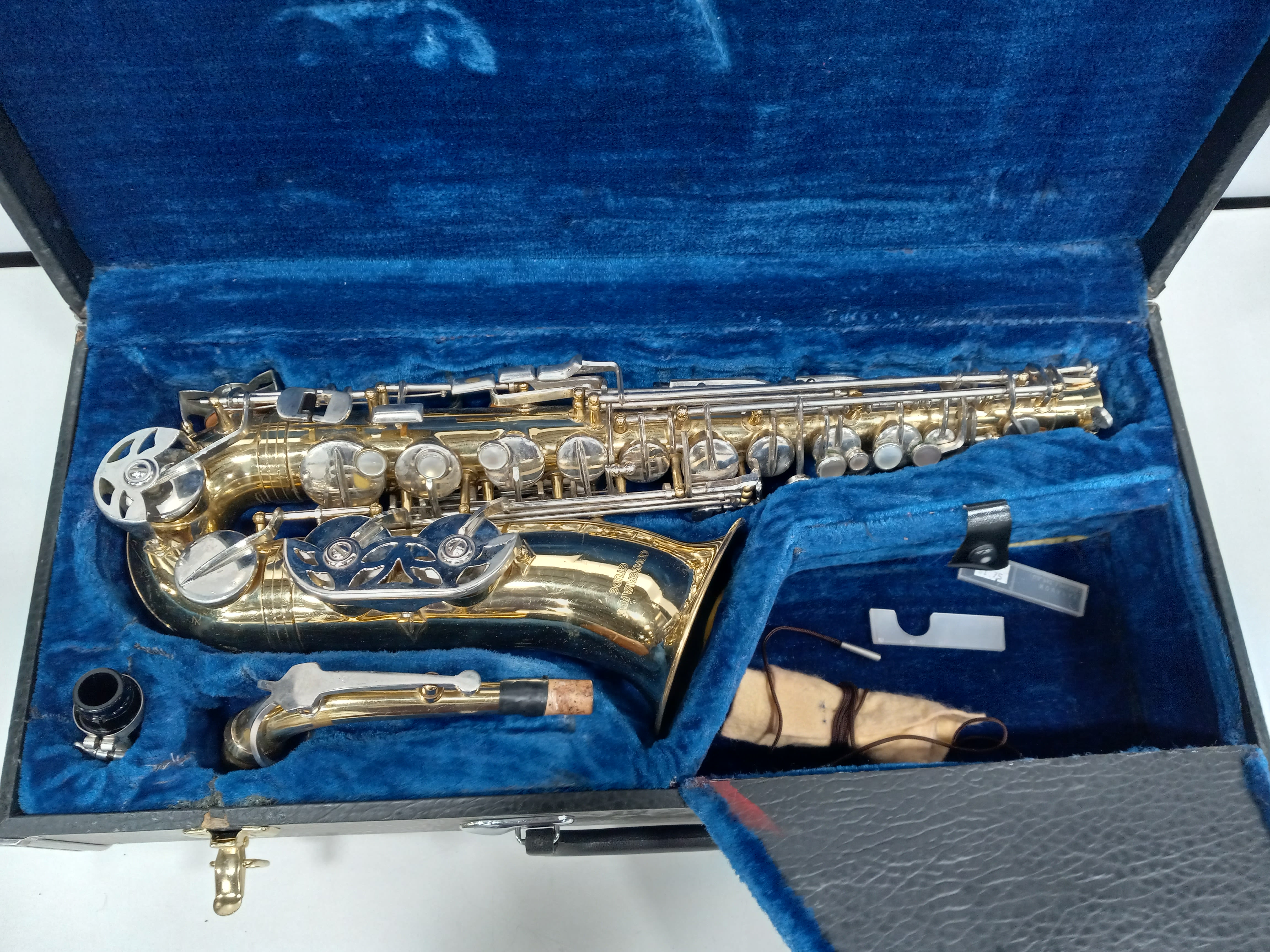 Goodwill saxophone store