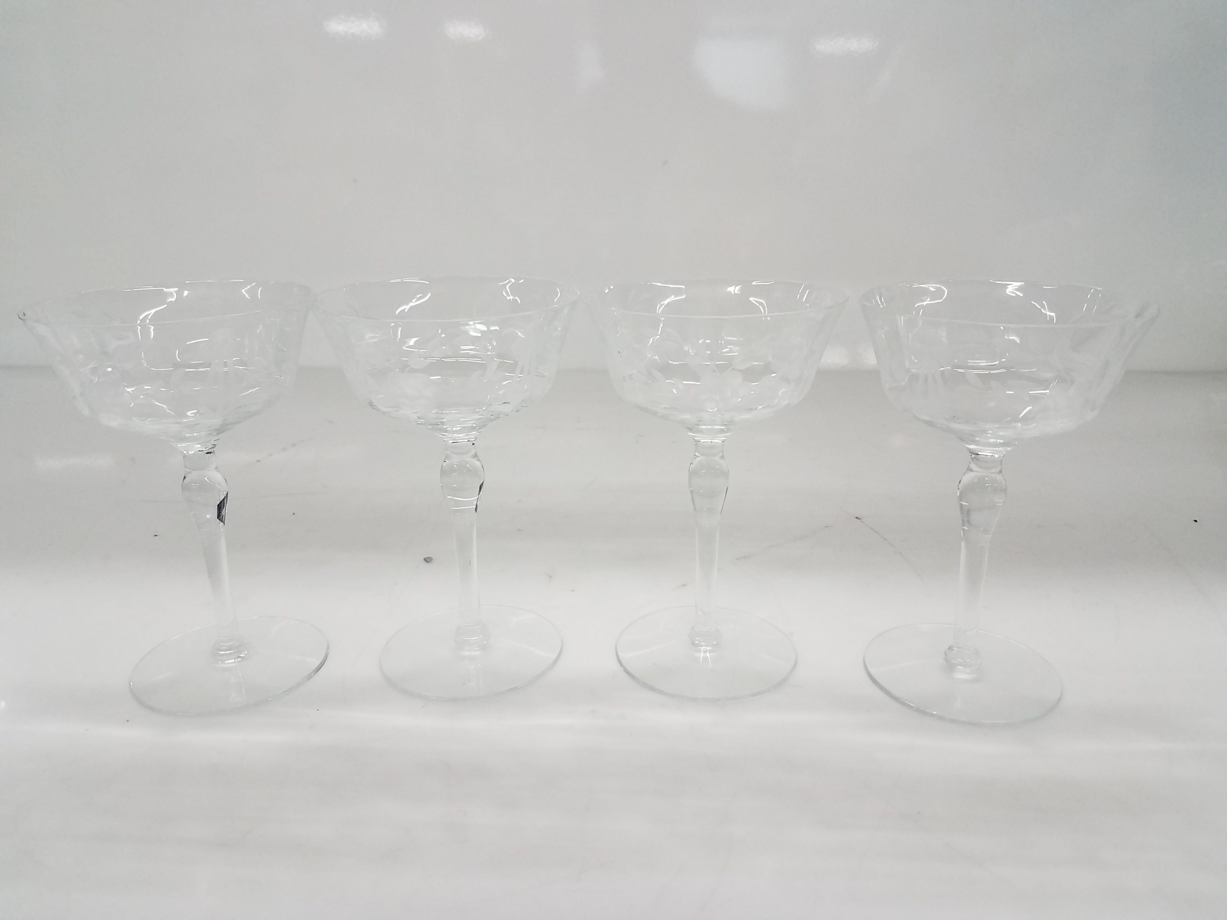 Vintage Etched Floral Coupe Wine Glasses. Set of 4