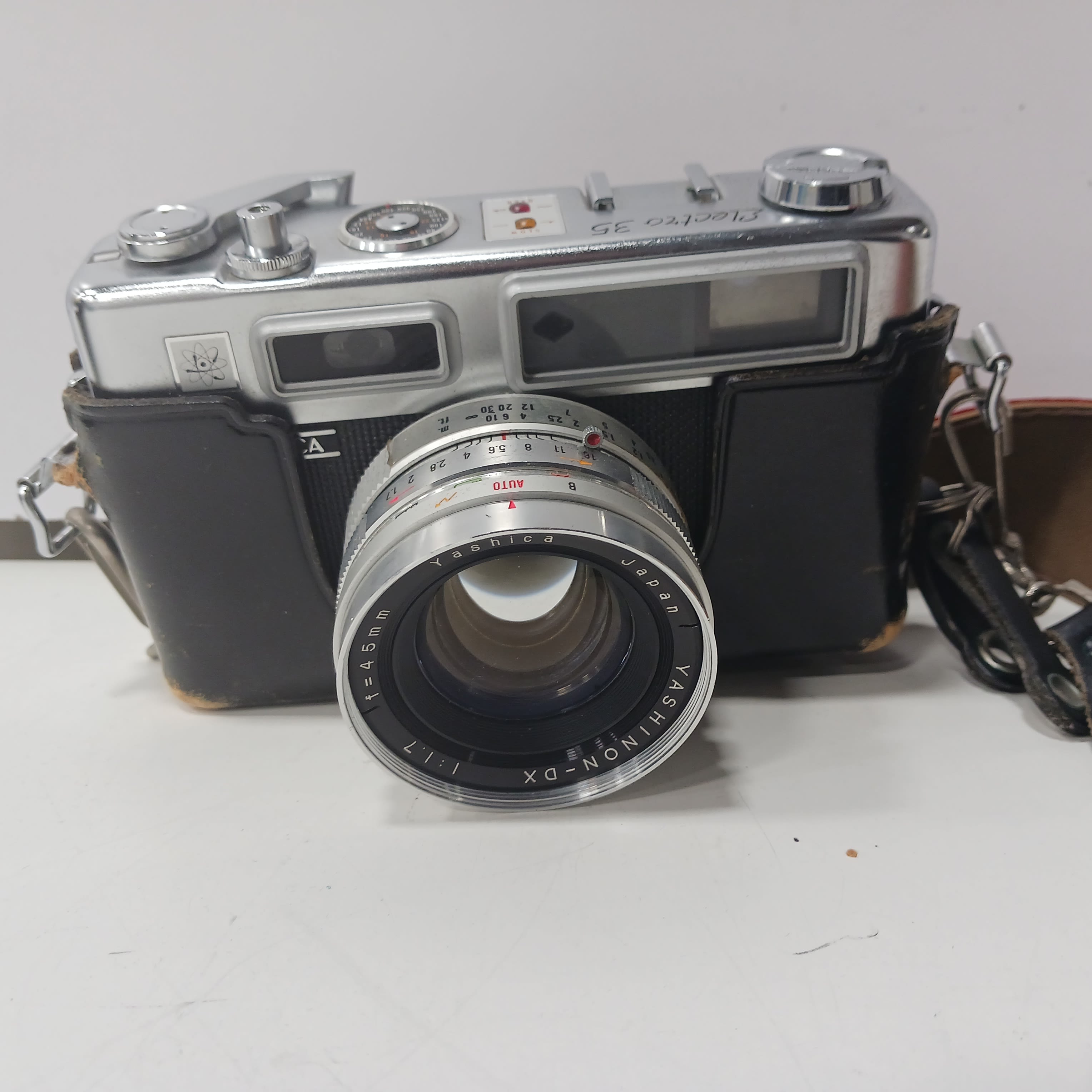 Buy the Gray & Black Vintage Yashica Minister-D Rangefinder 35mm