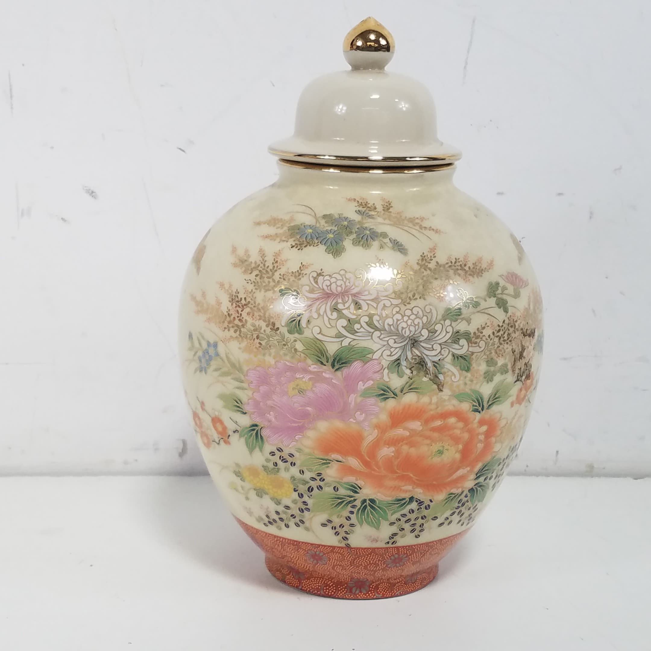 Vintage Chinese Porcelain Ceramic Floral Vase by Toyo - Hand