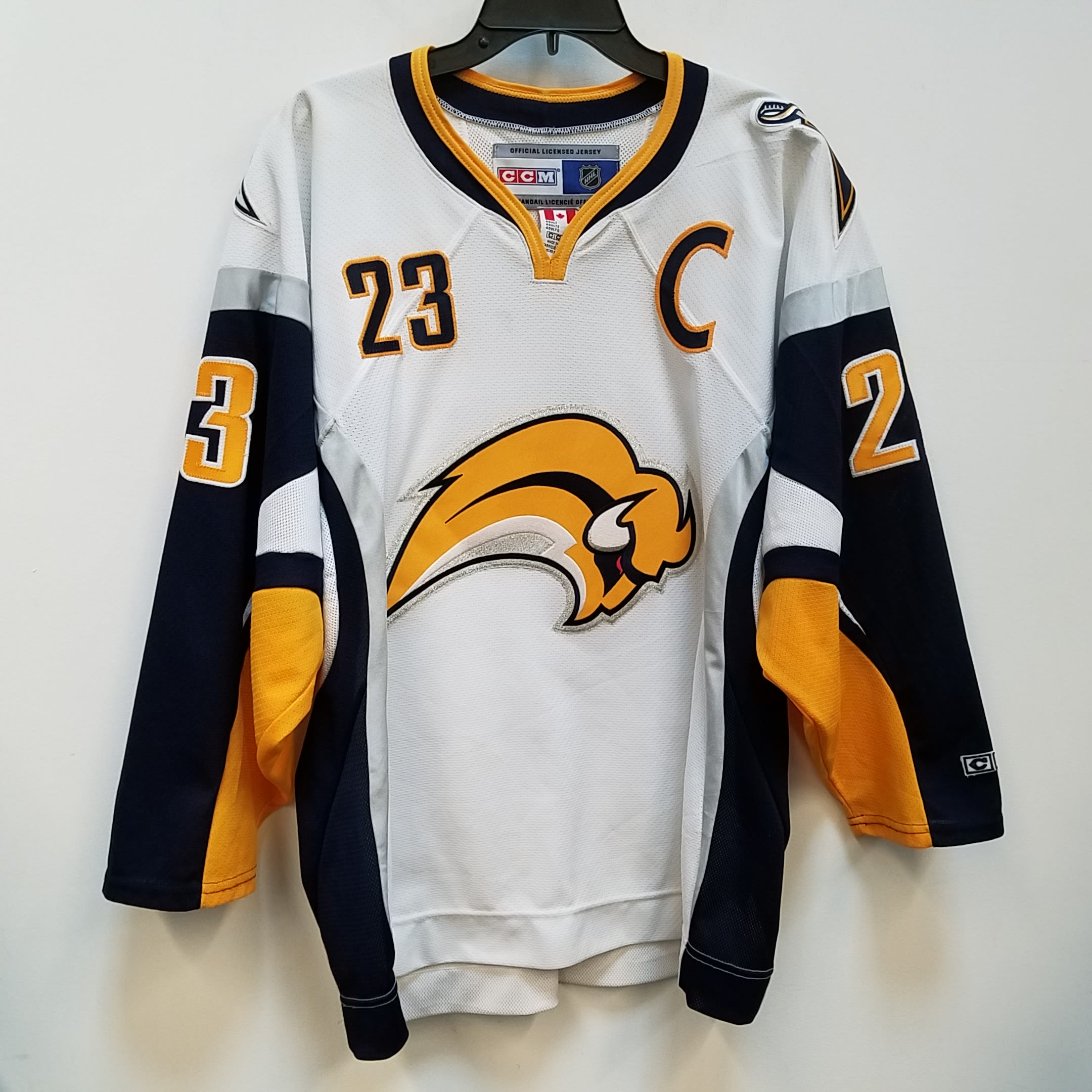 Buy Mens White Buffalo Sabres Official Licensed NHL Hockey Jersey Size  Medium for USD 34.54 | GoodwillFinds