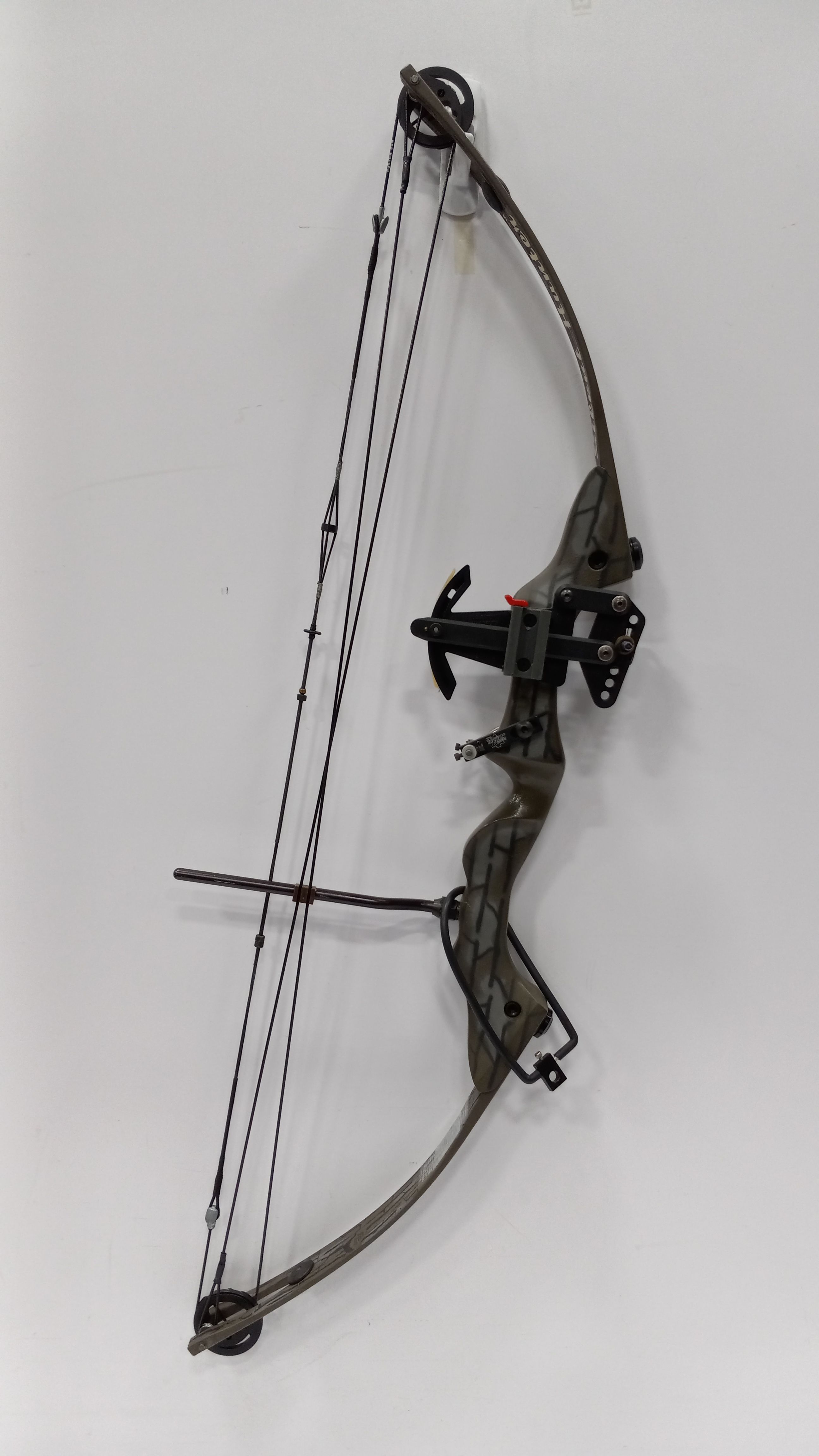 Buy the High Country Silent Hunter Bow | GoodwillFinds