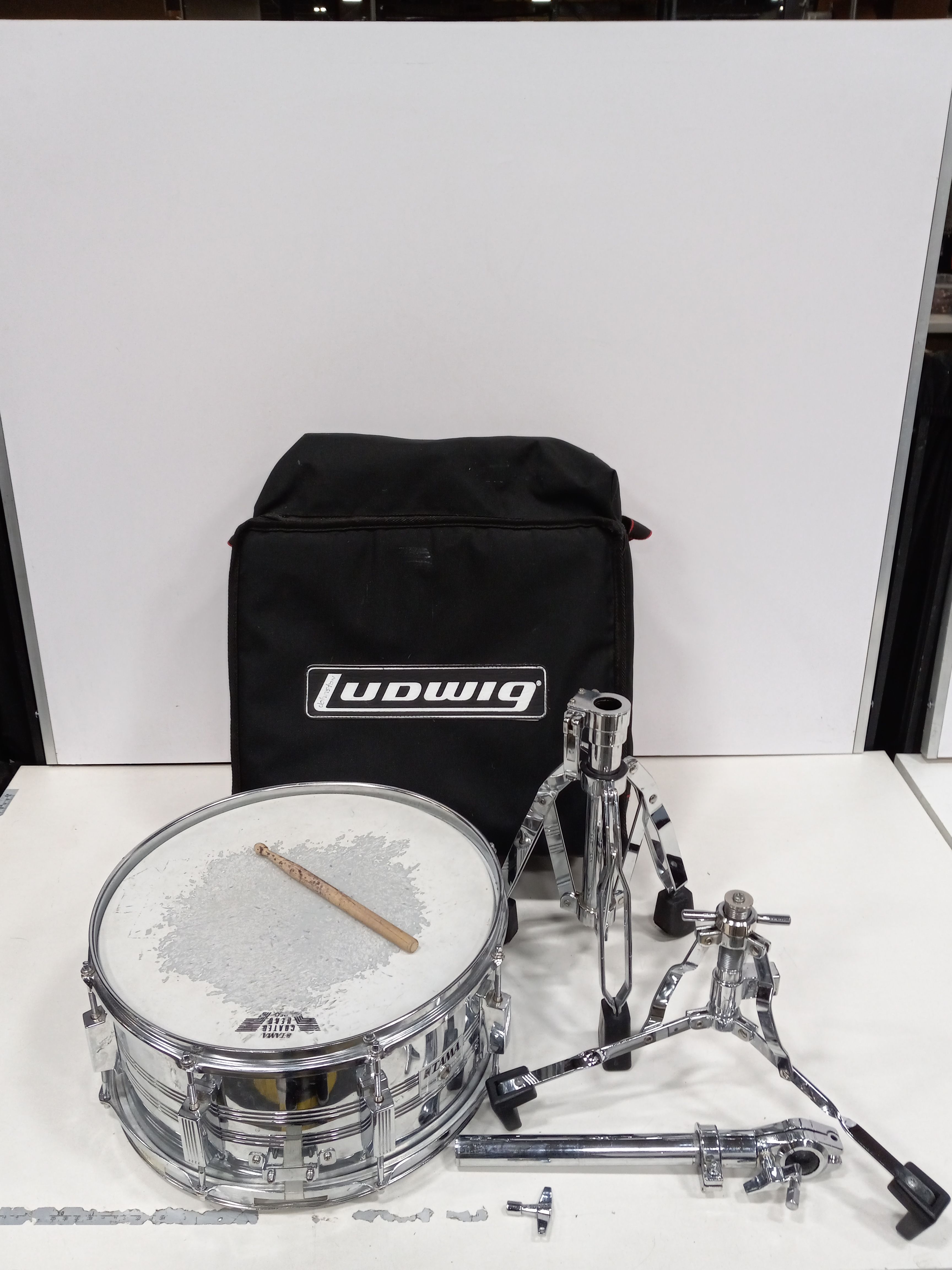 Ludwig student deals snare drum kit