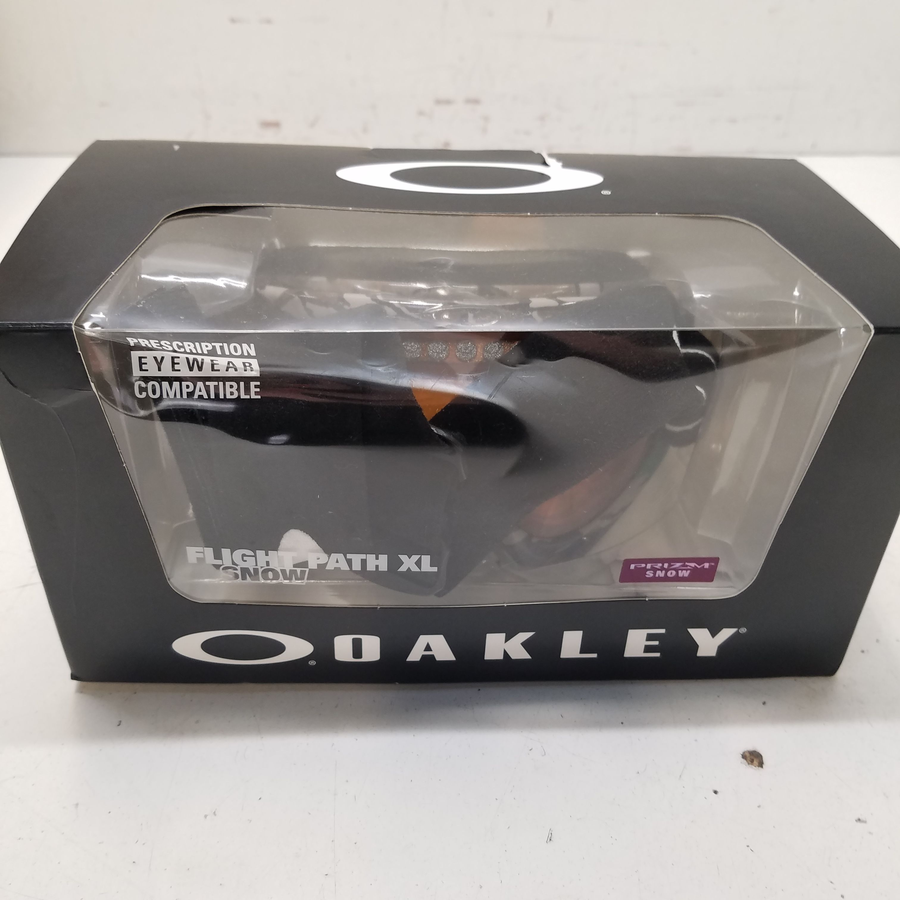 Buy Oakley Flight Path Snow Goggles XL for USD 44.99 | GoodwillFinds