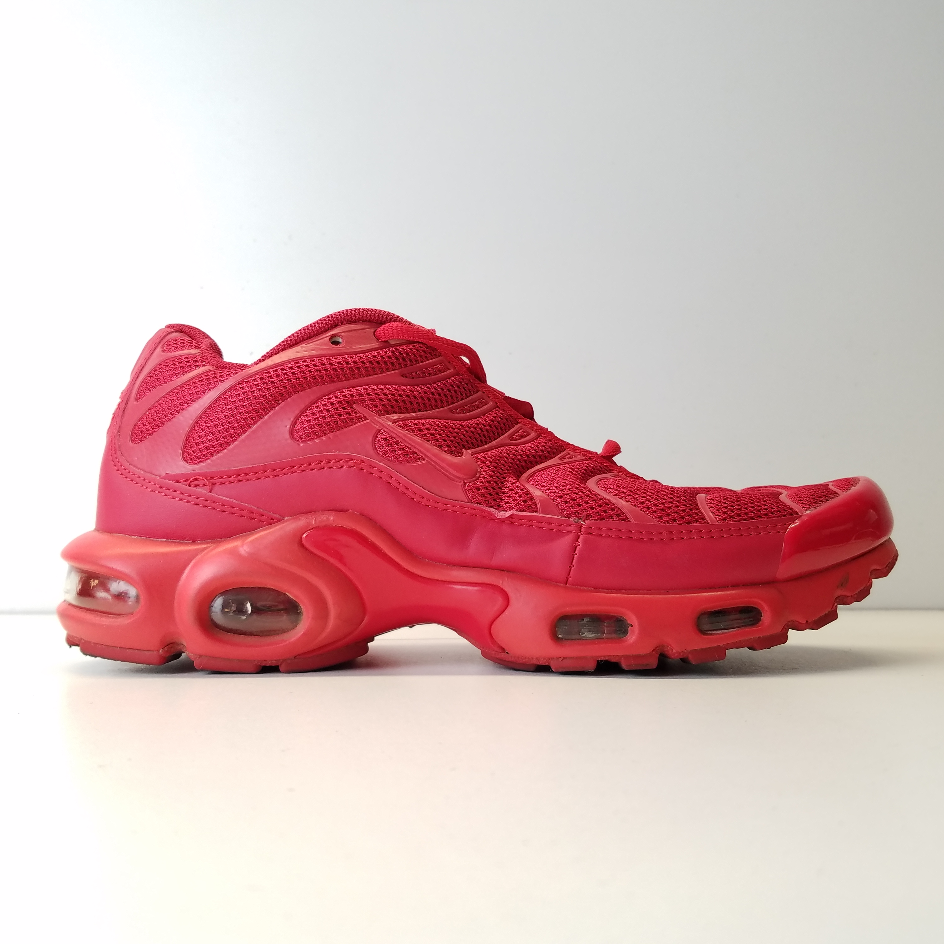 Dolor construcción naval sin Buy the Nike Air Max Plus TN University Lava Red Size 7 Running |  GoodwillFinds