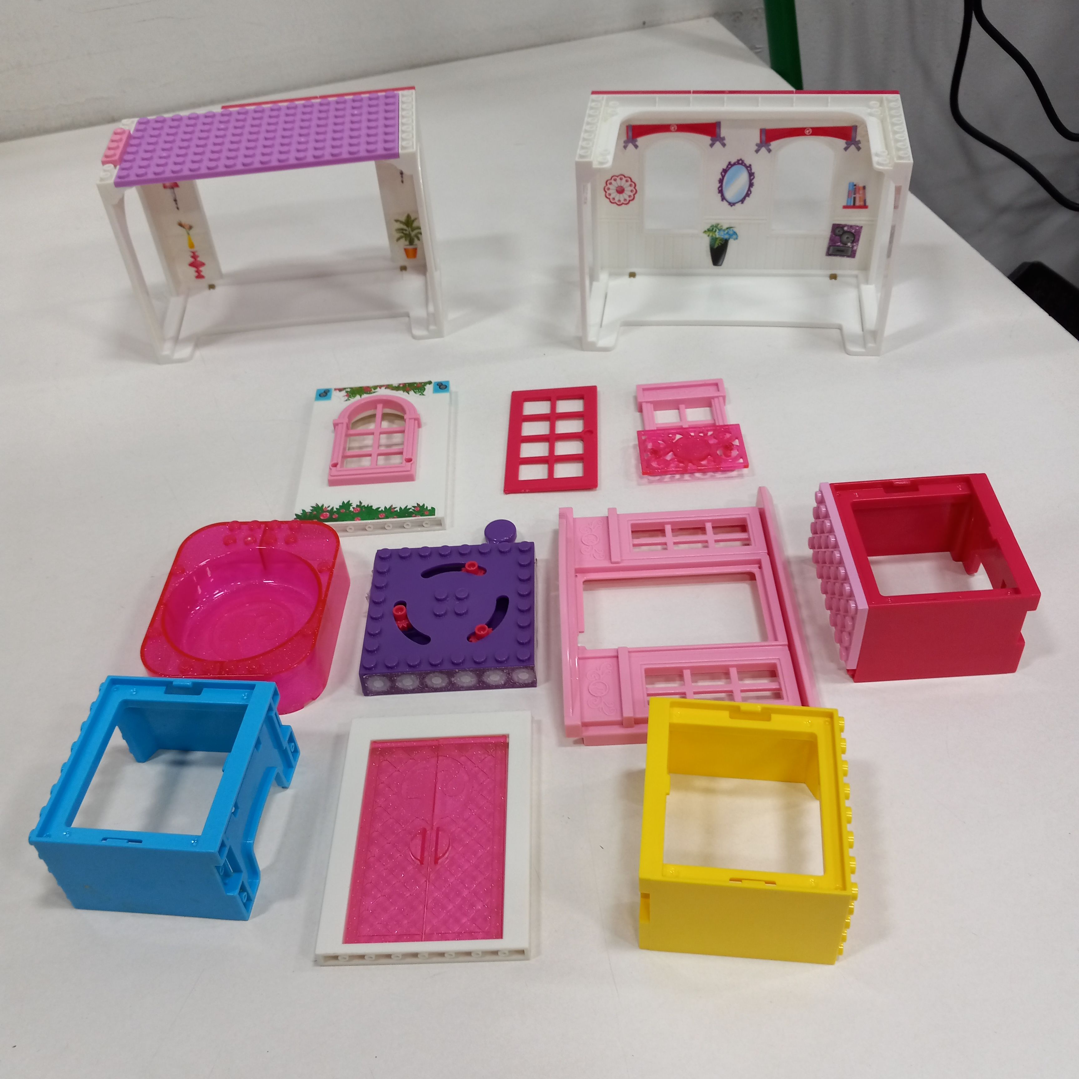 Barbie, Lego Friends, Polly Pocket, - JoueClub Barjouville