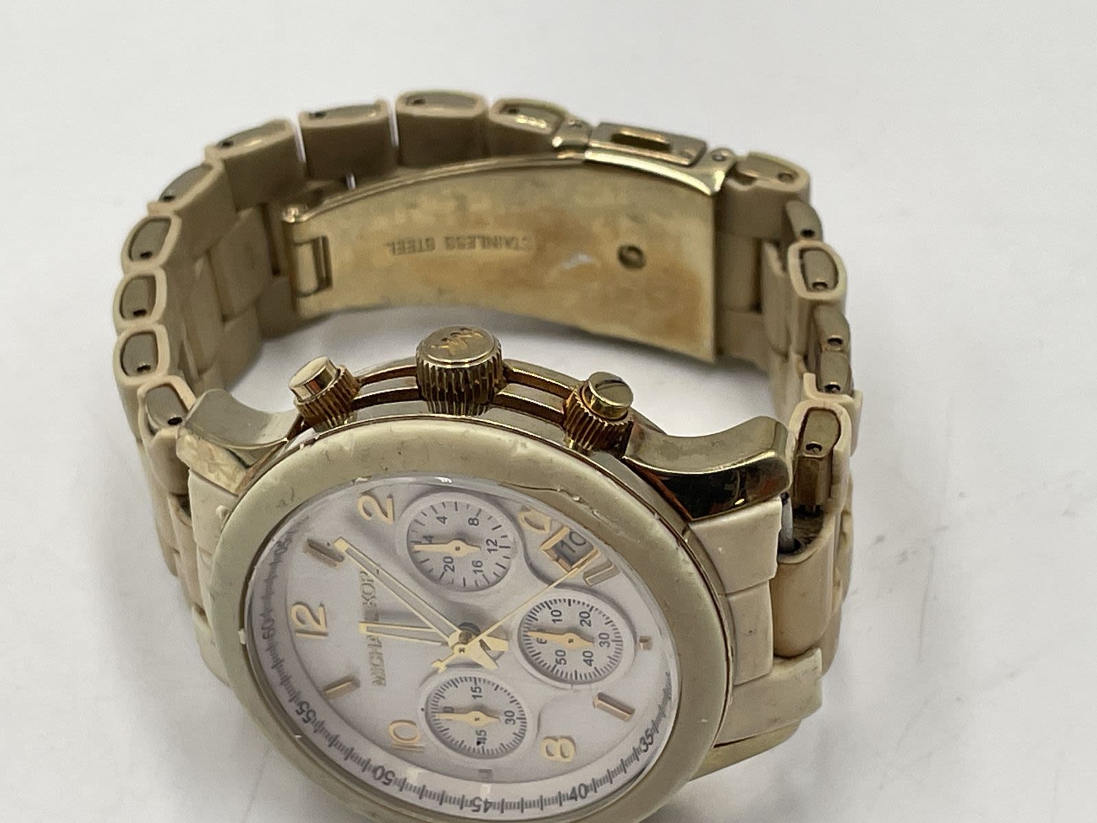 Buy the Mens Runway MK 8107 Gold Tone Chronograph Round Analog ...