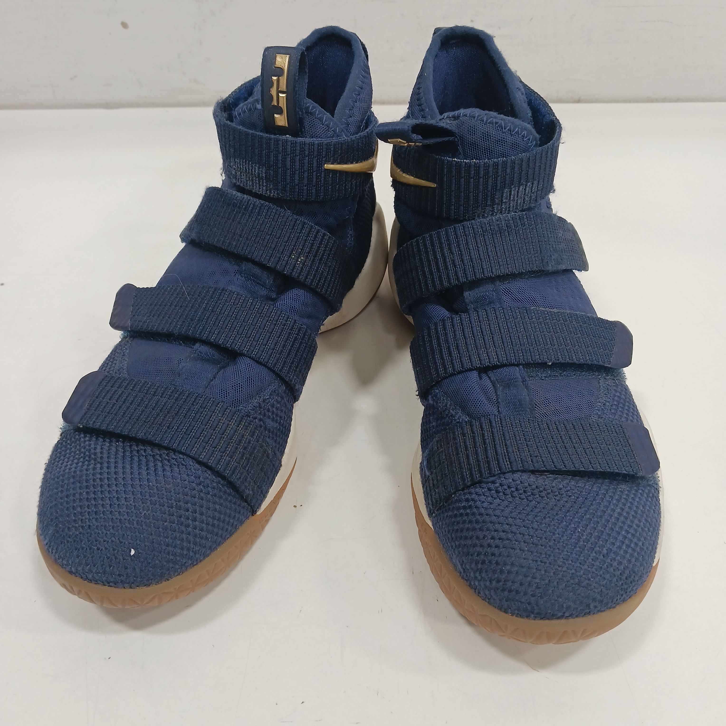 Lebron soldier outlet velcro