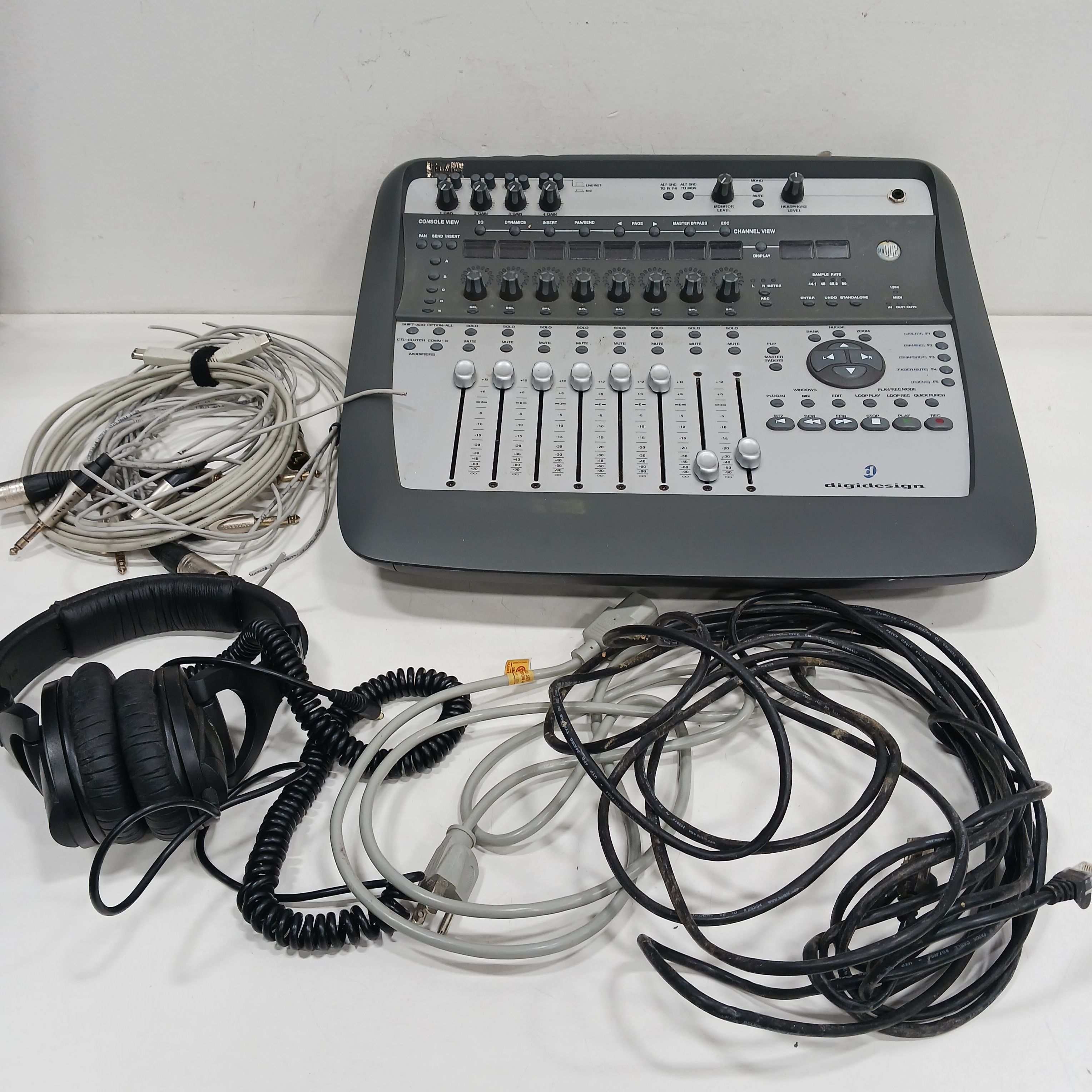 Buy The Digidesign Digi 002 Mx002 Console Firewire Audio Mixer Midi