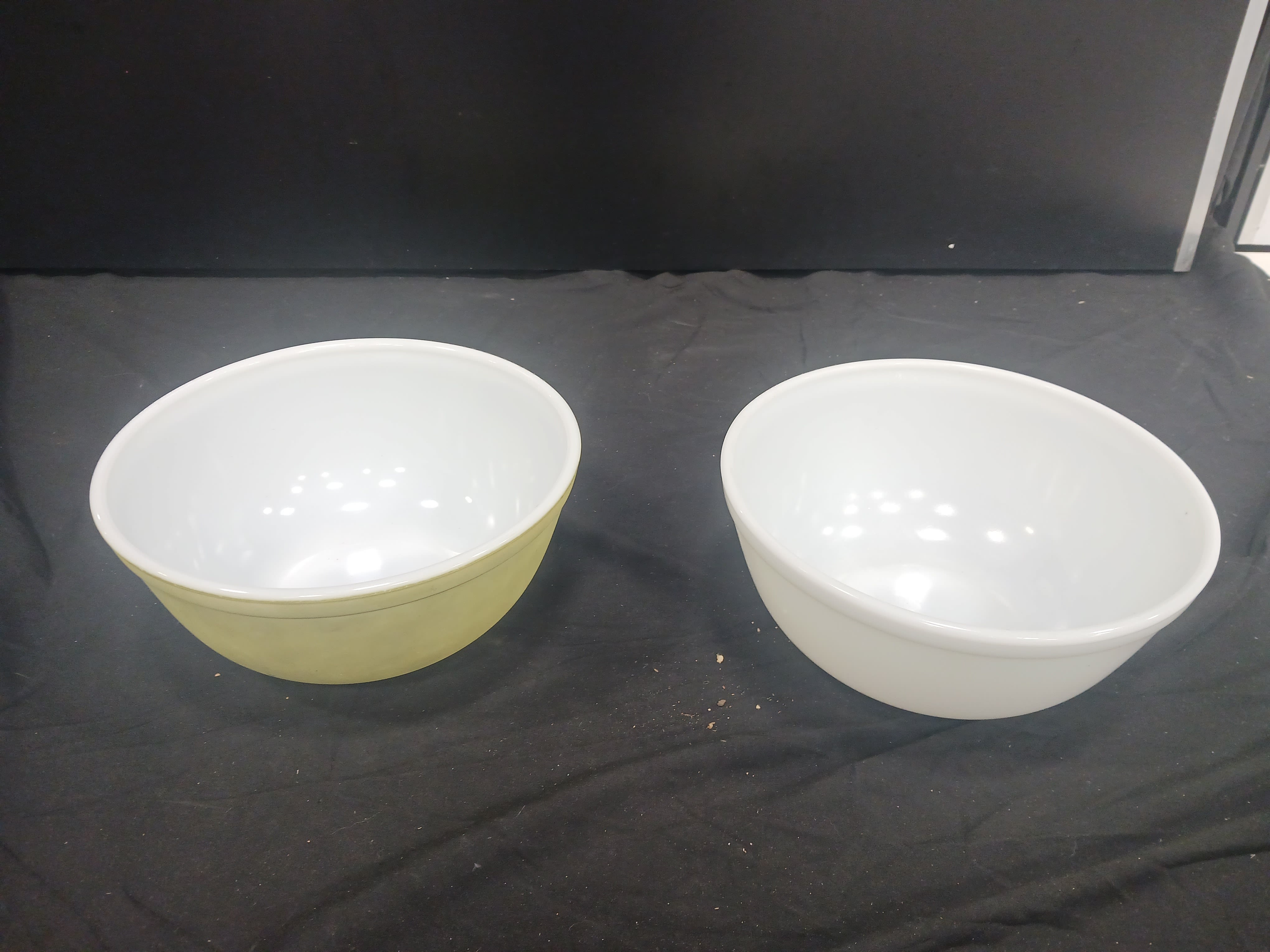 Yellow Green Pyrex Bowl, 2 Quart Mixing Bowl, Pyrex Bowl, Milk Glass Pyrex  Vintage Bowl, Vintage Kitchenware Pyrex, Pyrex Mixing Bowl 