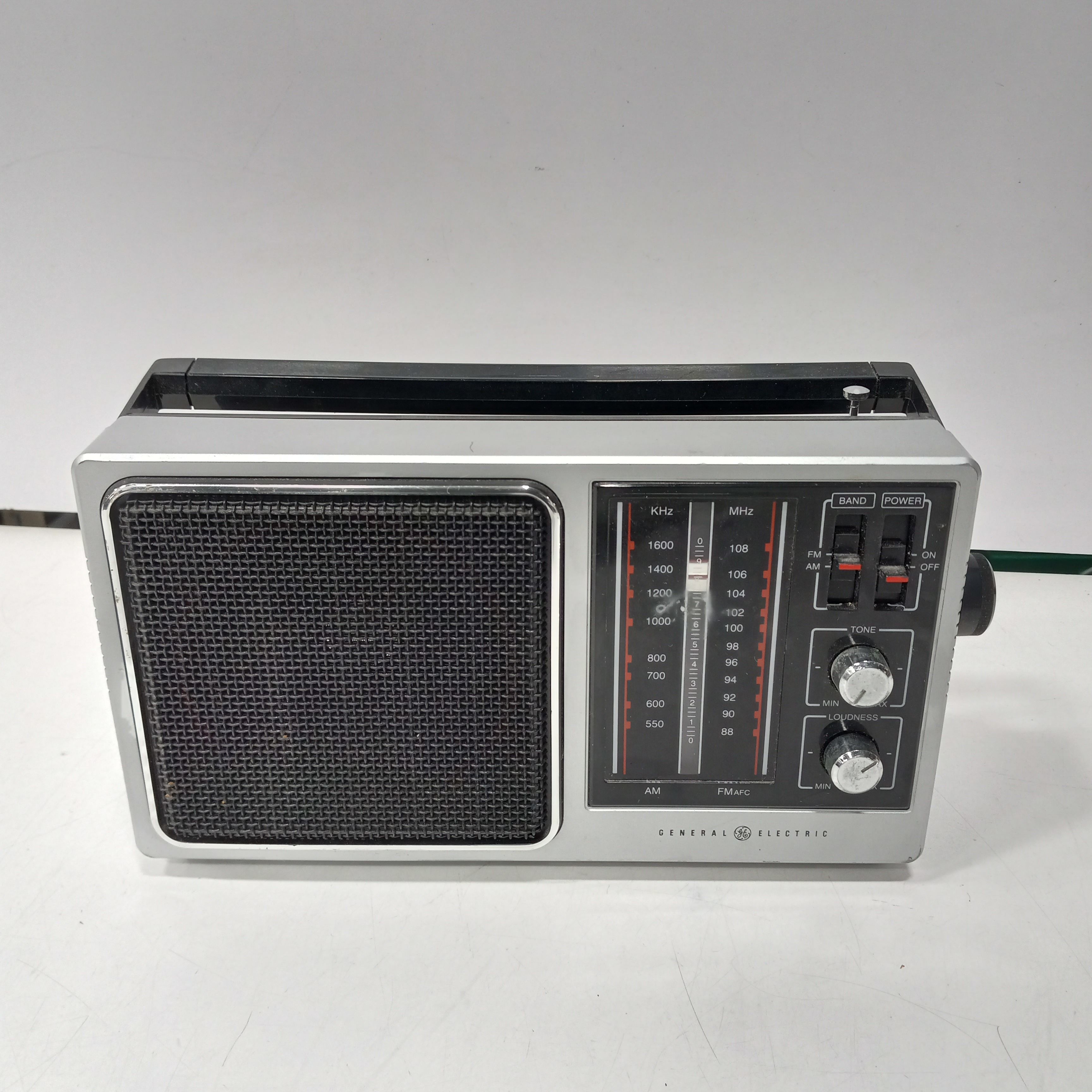 Buy the General Electric Portable Radio Model No. 7-2857A | GoodwillFinds