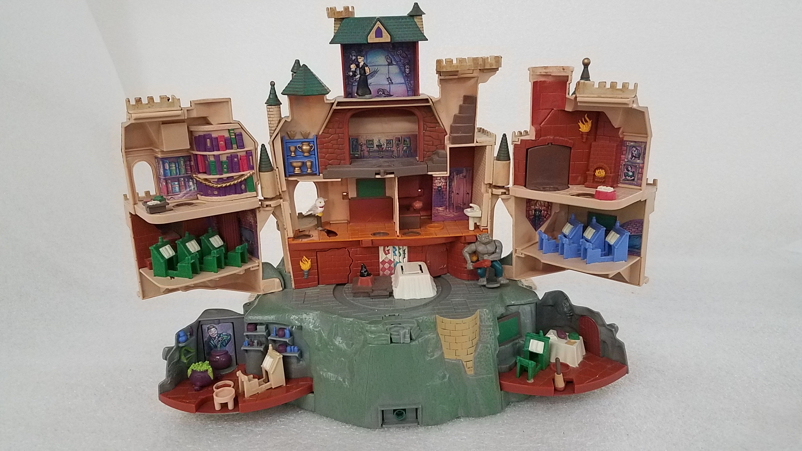 Buy the RARE Vintage Mattel Harry Potter Polly Pocket Hogwarts Castle ...