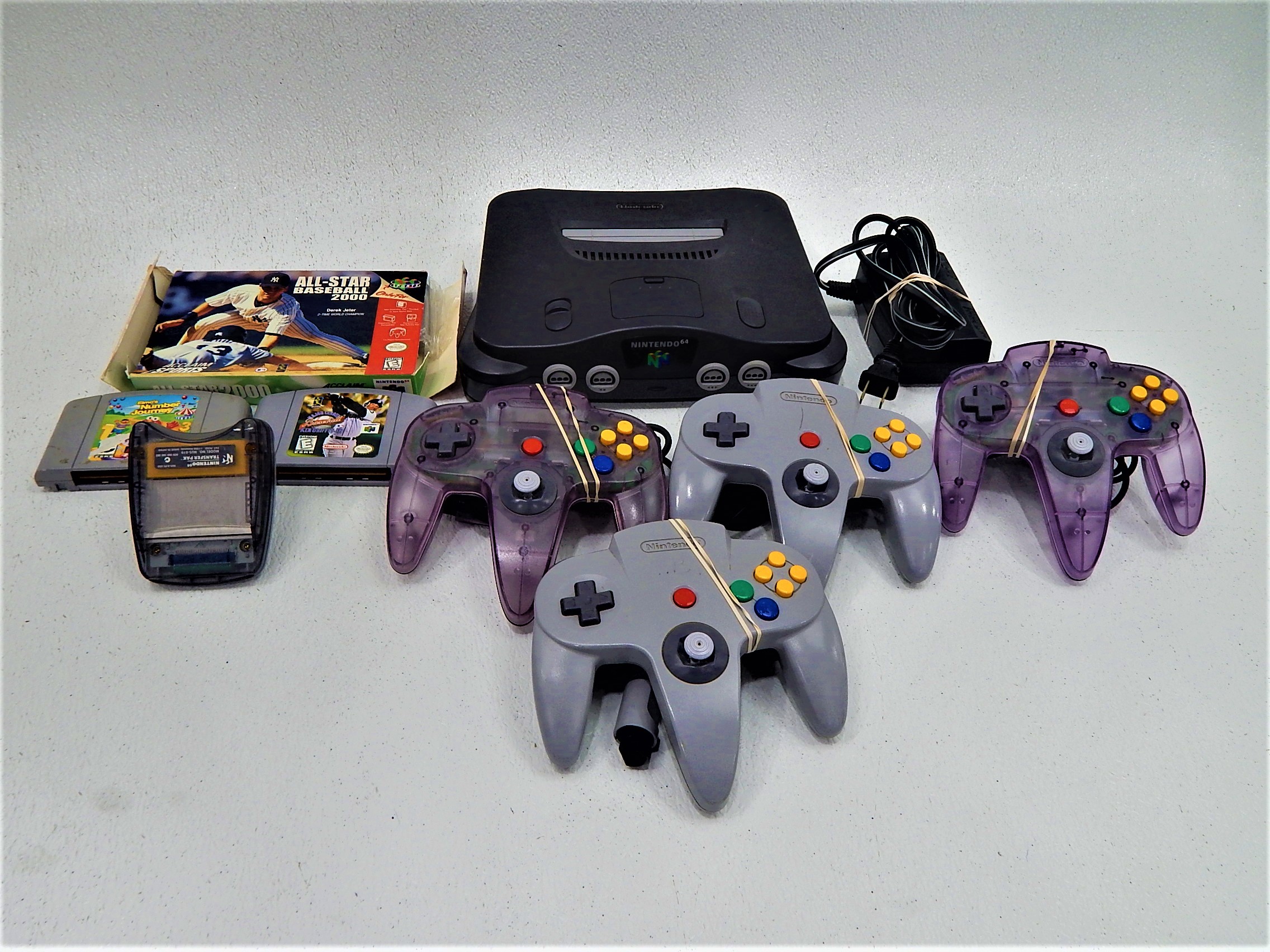 nintendo 2000 console