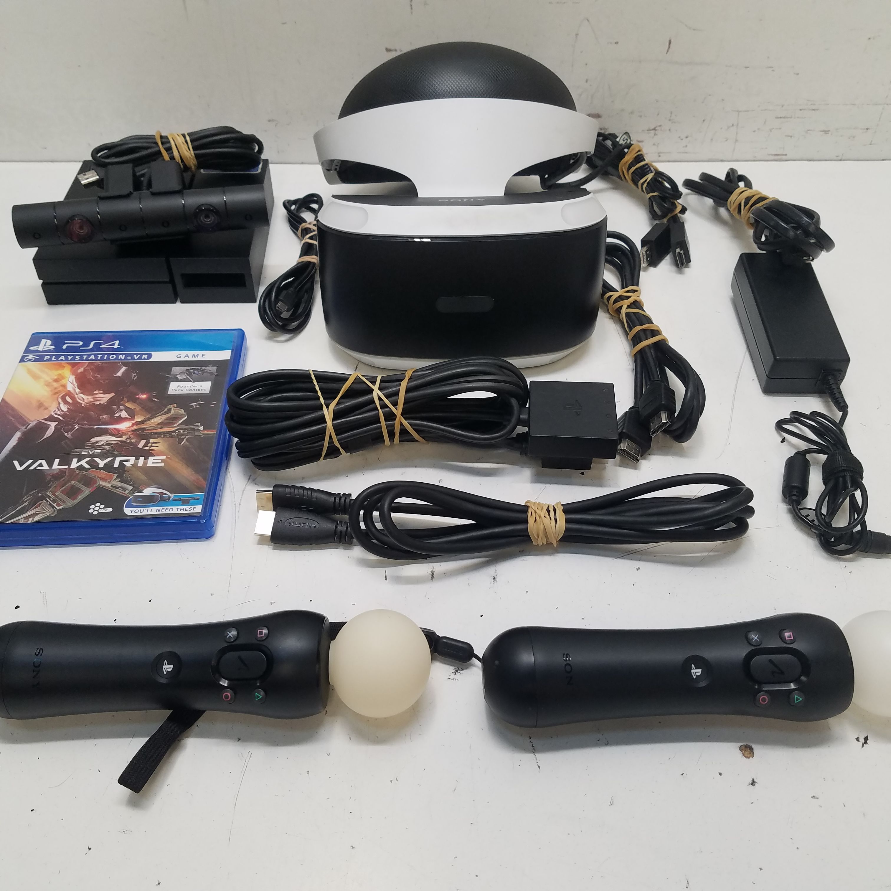 Buy Sony Playstation 4 VR CUH-ZVR1 >>UNTESTED<< for USD 74.99 |  GoodwillFinds