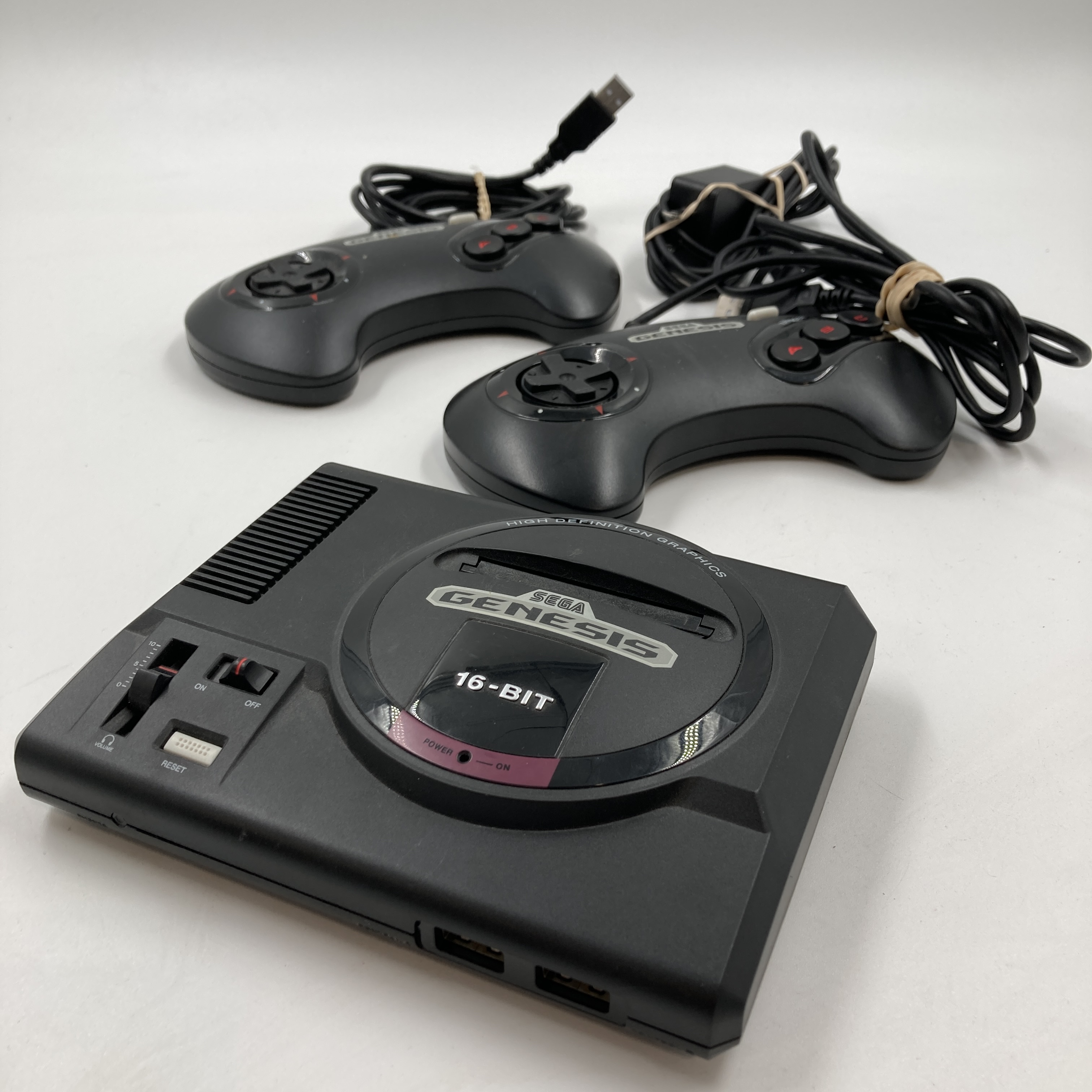 Buy the Sega Genesis Lot For Parts Or Repairs | GoodwillFinds